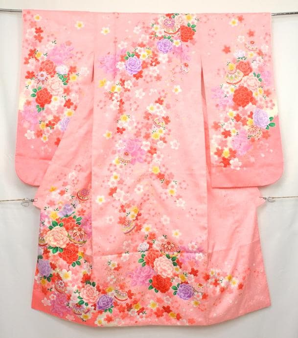 七五三やお祝い着 四つ身 ７歳 女の子 振袖 着物 ピンク系4510【中古】