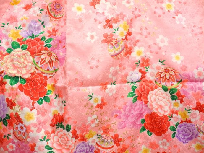 七五三やお祝い着 四つ身 ７歳 女の子 振袖 着物 ピンク系4510【中古】