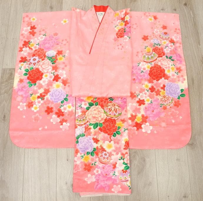 七五三やお祝い着 四つ身 ７歳 女の子 振袖 着物 ピンク系4510【中古】