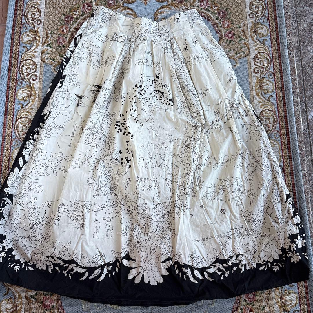 エトロ　フレアスカート 白黒花柄 ヒョウ柄 Mサイズ