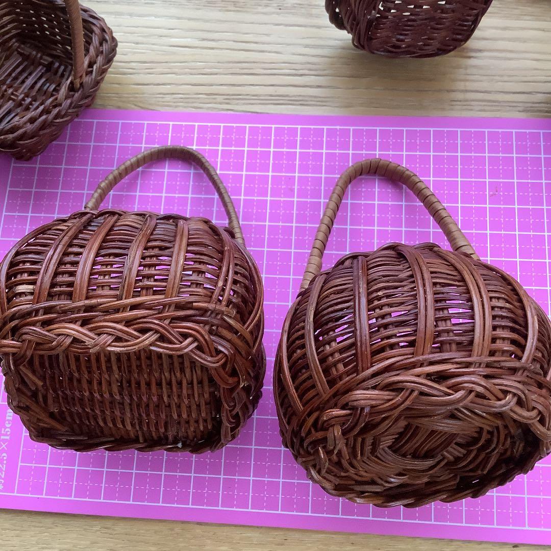 ミニチュア　籐籠　かご　丸形　四角形　楕円形　23個＋オマケ