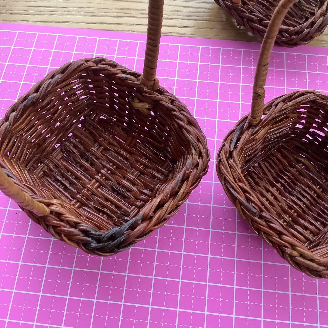 ミニチュア　籐籠　かご　丸形　四角形　楕円形　23個＋オマケ