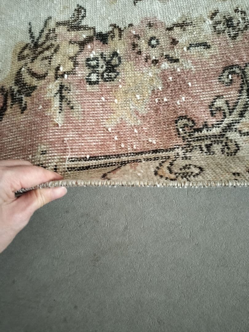 淡いカフェオレとくすみピンク　ヴィンテージラグ　石田ゆり子さんNo.687