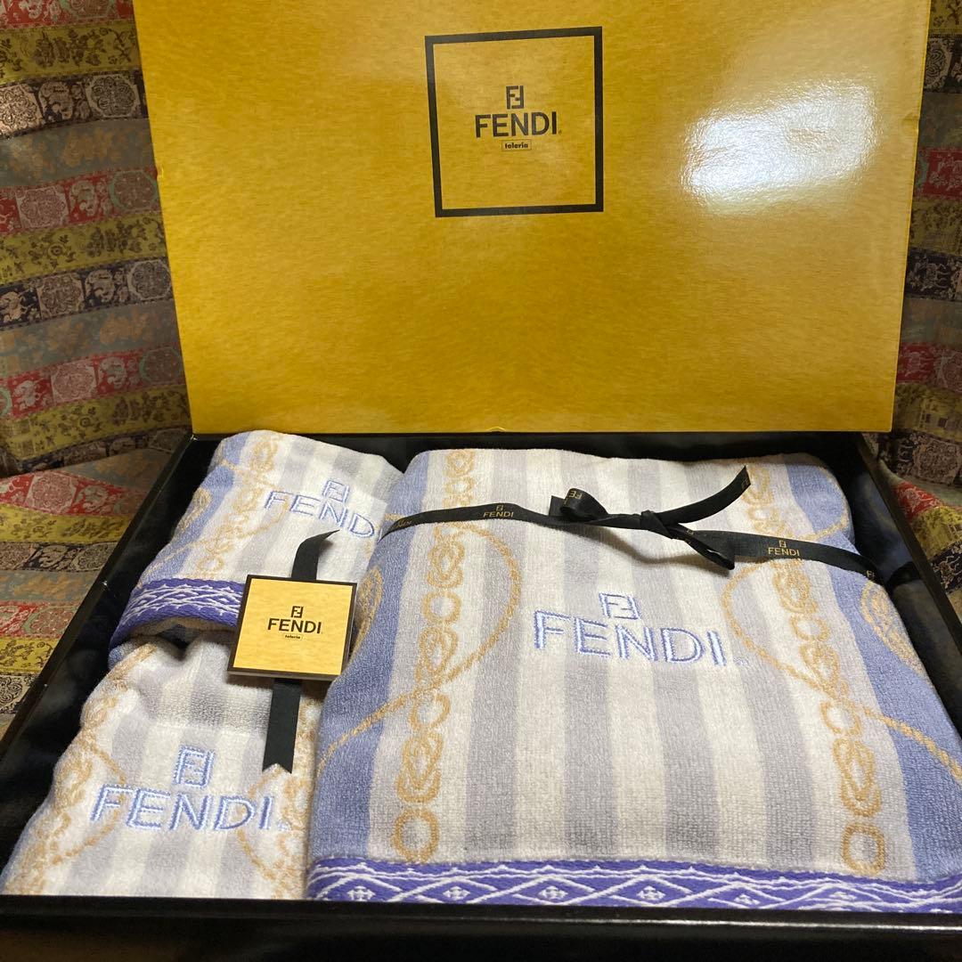 未使用　FENDIタオル3点セット　バスタオル　フェイスタオル　ウォッシュタオル