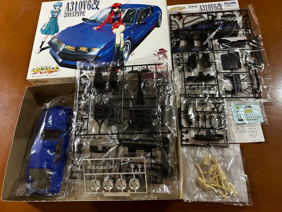 A310V6改 葛城ミサト専用車1/20と関連フィギュア5体セット