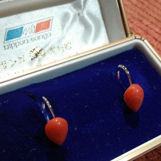 珊瑚　イヤリング　新品！