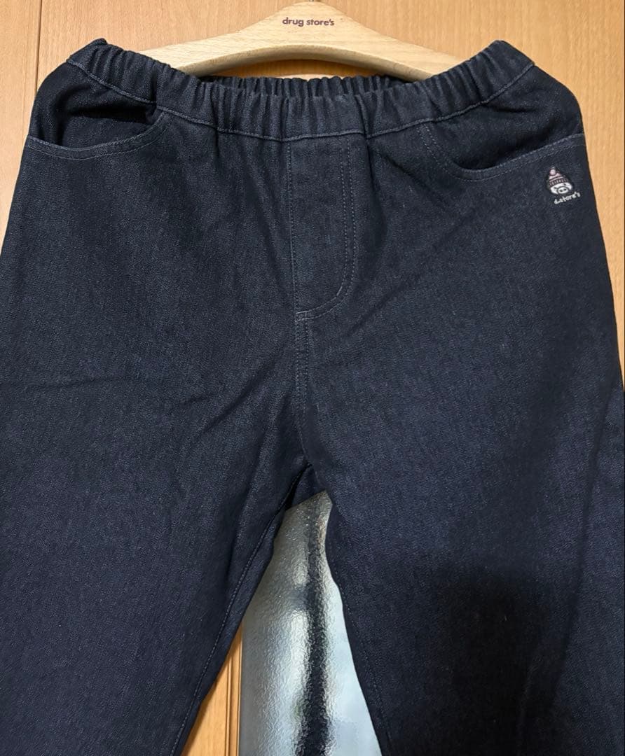 新品、未使用！4624)ドラッグストアーズ 裏フリース　暖かデニムパンツ