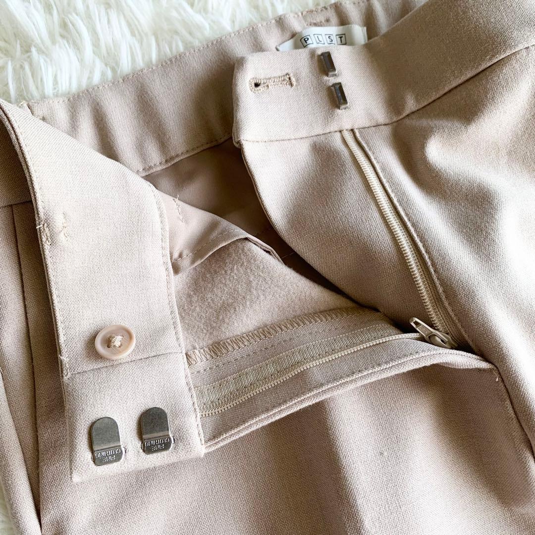 プラステ セットアップ ノーカラー ベージュ パンツ ストレッチ　S