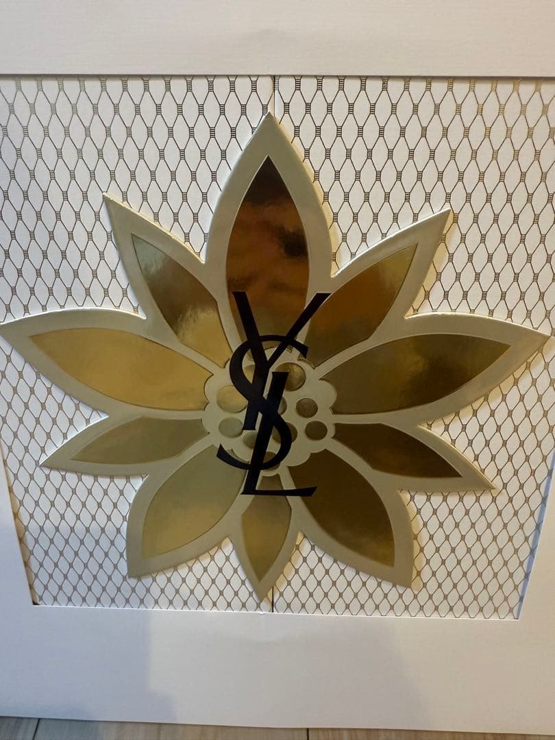 yves saint laurent イヴ・サンローラン アドベントカレンダー