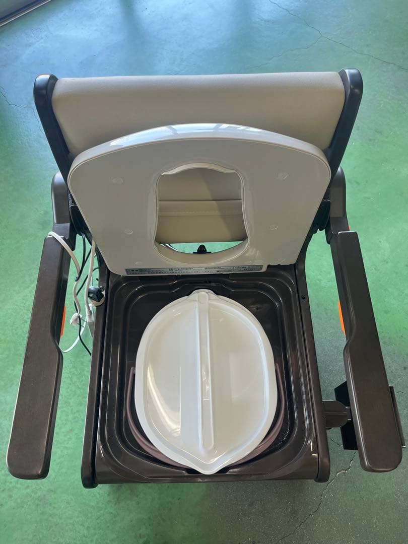 Panasonic 家具調ポータブルトイレ　座楽　便座ヒーター　脱臭機能　介護