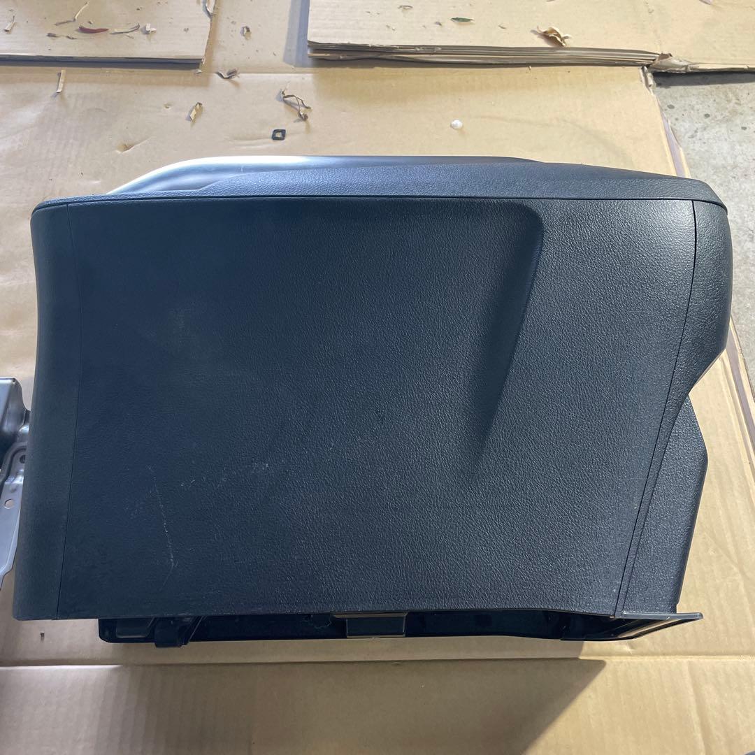 30ヴェルファイア　センターコンソール　ゴールデンアイズ