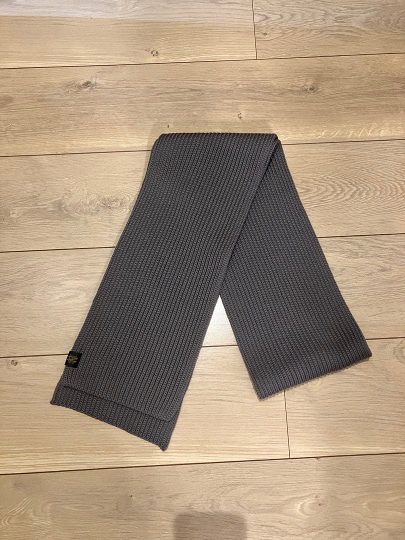 バトナー　ソリッドウールマフラー　灰色　グレージュ