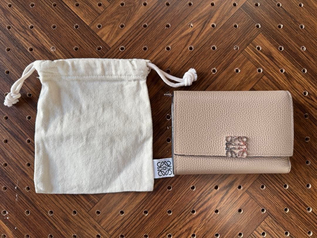 週末セール☆美品☆LOEWEロエベ☆アナグラム三つ折り財布