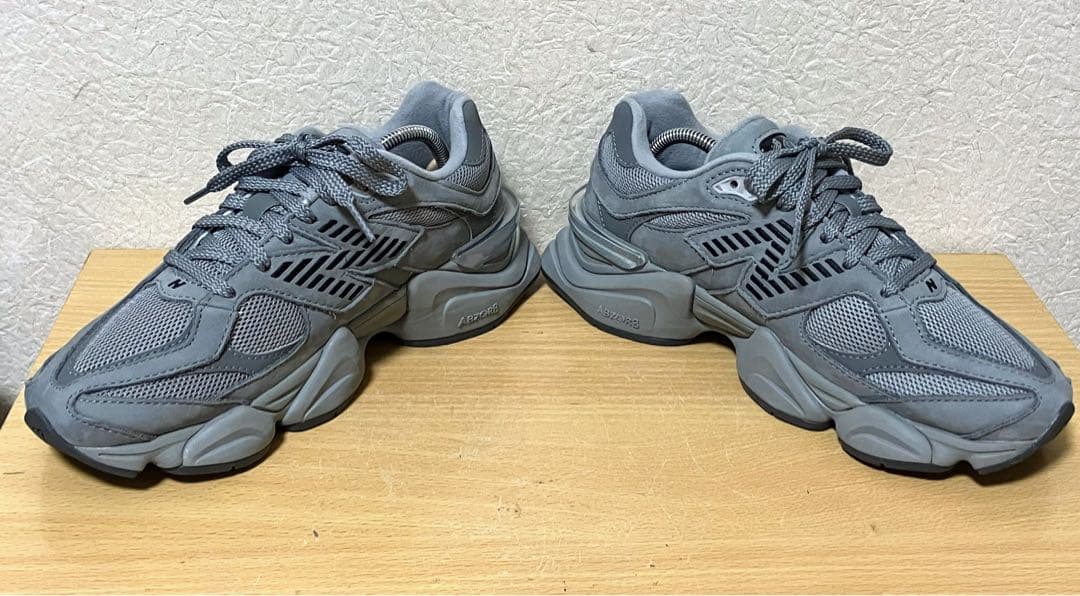 ★美品！NEW BALANCE 9060 U9060ZGB グレー 完売モデル！