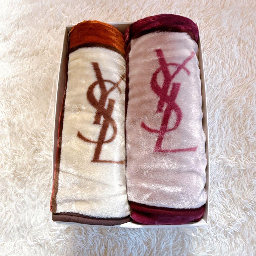 未使用品　イブサンローラン ハーフケット大判ひざかけ140cm×100cm