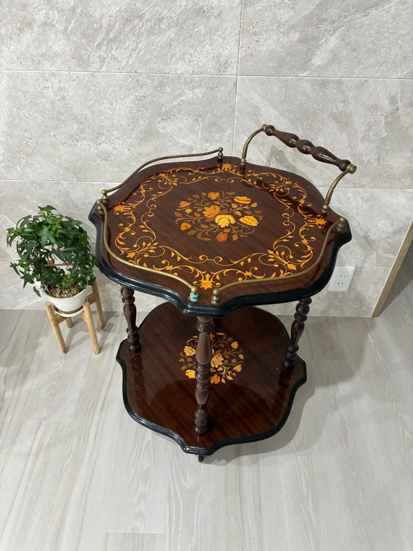 イタリア製　ワゴン　サイドテーブル　アンティーク家具　花代　ワイン置き