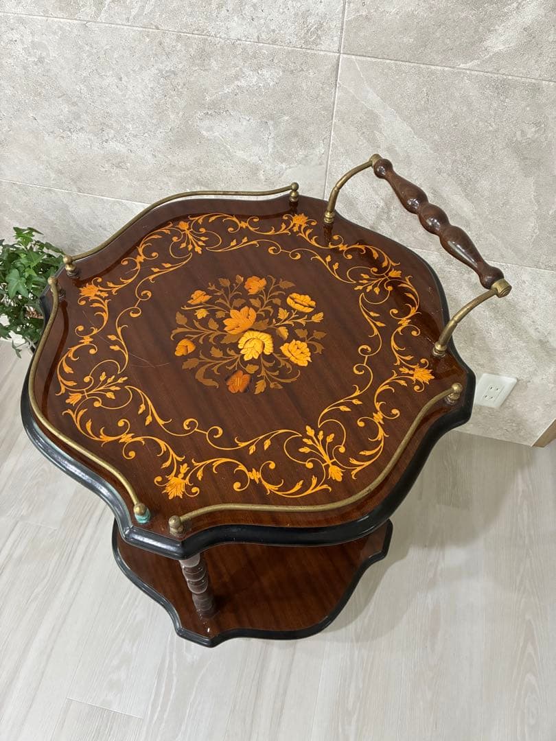 イタリア製　ワゴン　サイドテーブル　アンティーク家具　花代　ワイン置き