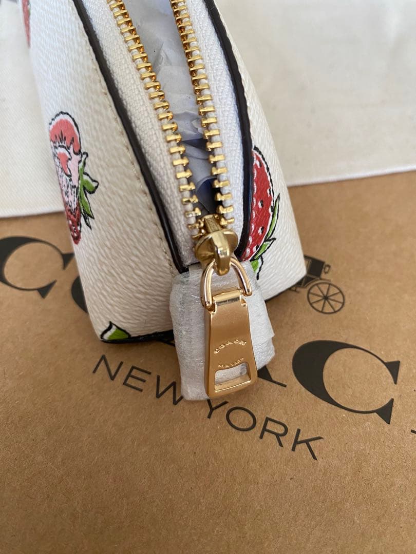 【COACH CAP08】ポーチ ペンケース筆箱 筆記具 ストロベリープリント