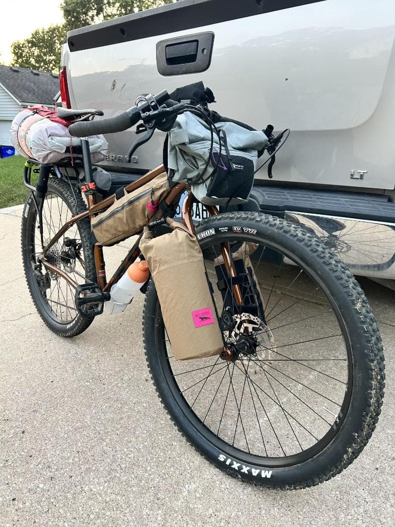 SWIFT INDUSTRIES ホールドファスト ハーフフレームバッグ M 黒