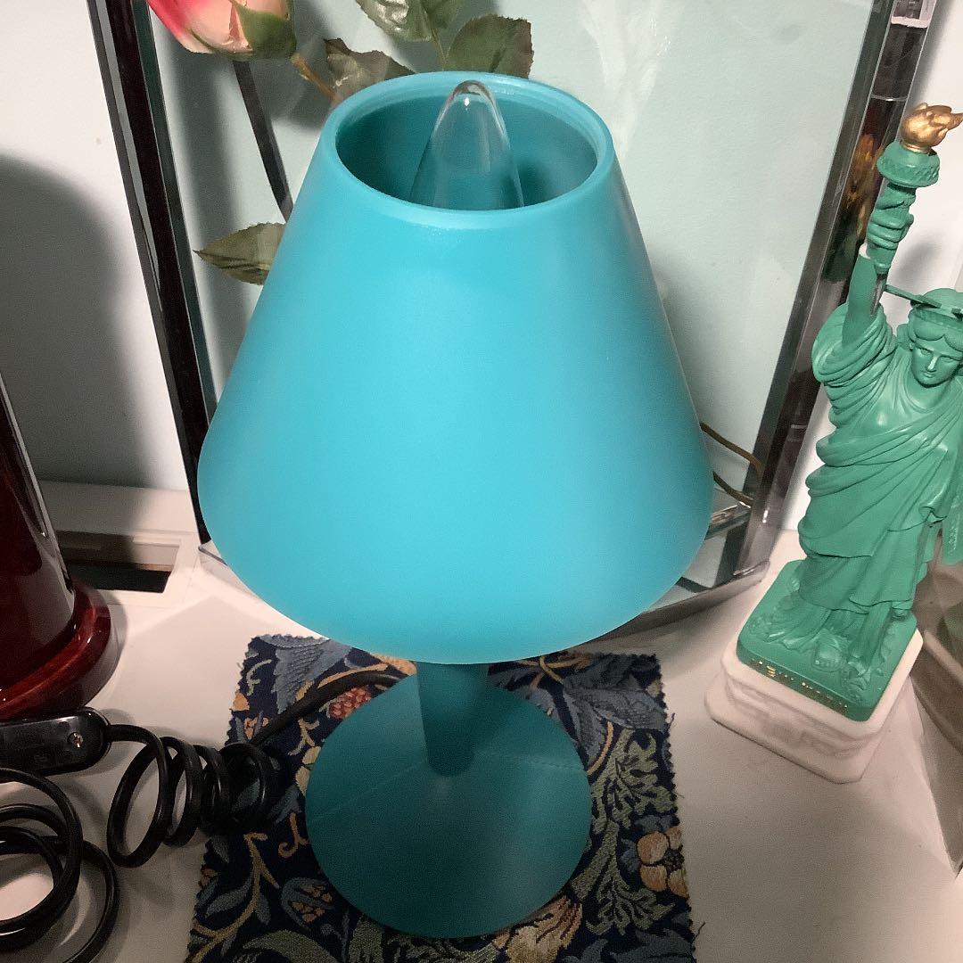 30センチの　フロアスタンドです。　正に、一目惚れを致しました。