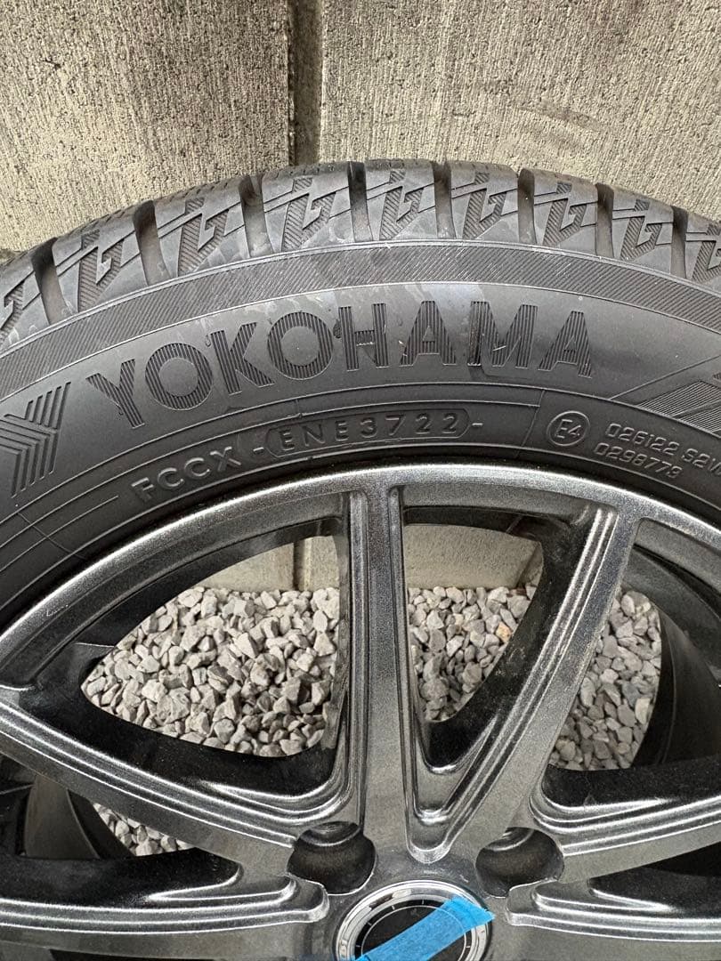 スタッドレスタイヤホイル付き２本