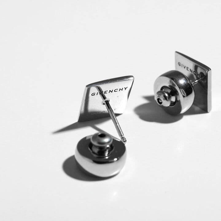 【GIVENCHY】ジバンシー4G シルバースタッド ピアス　片耳