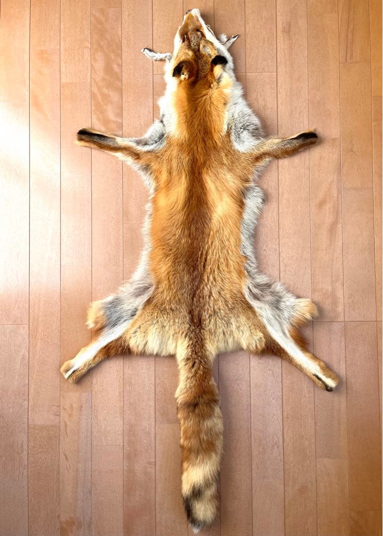 フォックス 毛皮 リアルファー A3 ★ ラグ　敷物　インテリア 狐　キャンプ