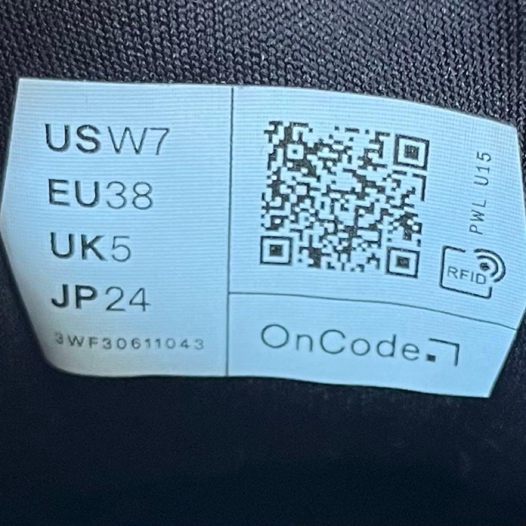 未使用級✨ On オン クラウドゾーン ムーン スニーカー 黒 24cm