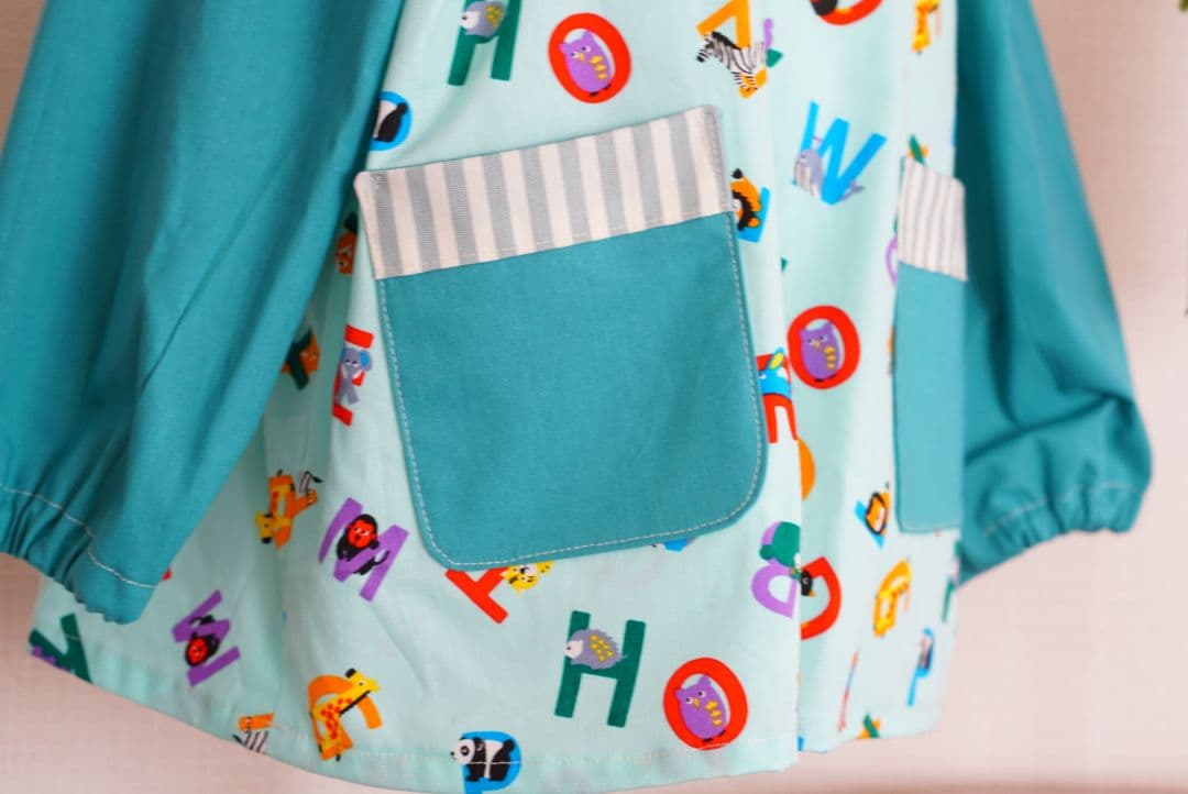 男の子　スモック　110 　緑　グリーン　動物　アルファベット　英字