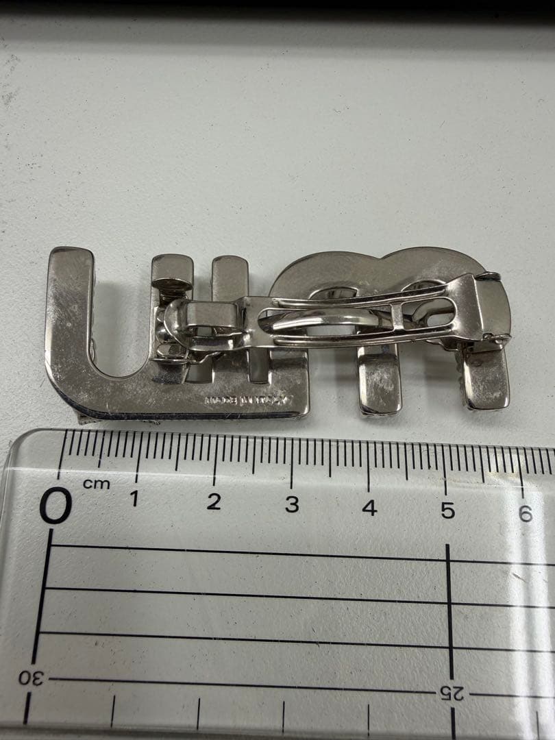 Miu Miu ロゴ ラインストーン ヘアクリップ／バレッタ