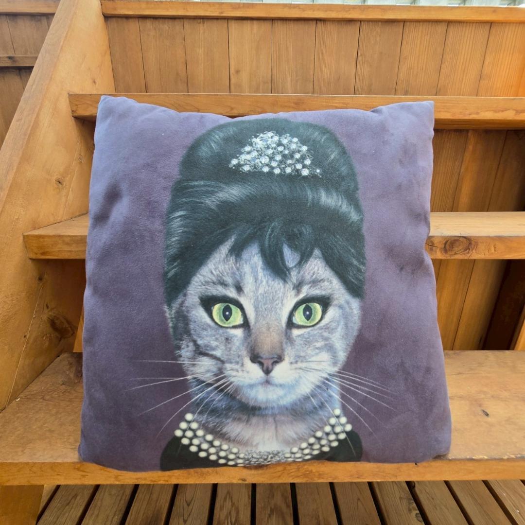 PETS ROCK　UK製 オードリーヘップバーン 猫 クッション