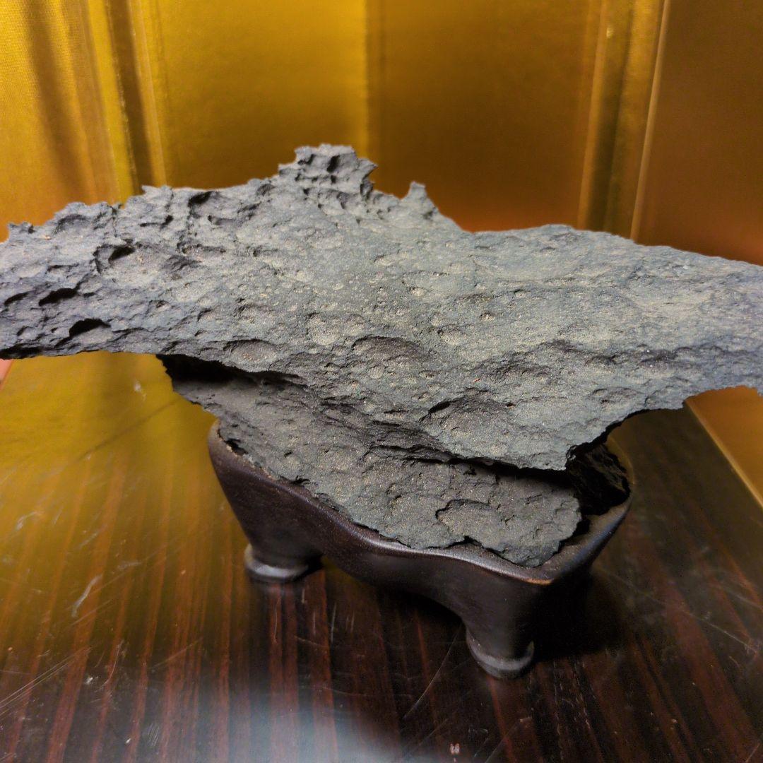 水石 天然石 約840g 原石 鑑賞石 自然石 木製専用台座付き 希少 レア