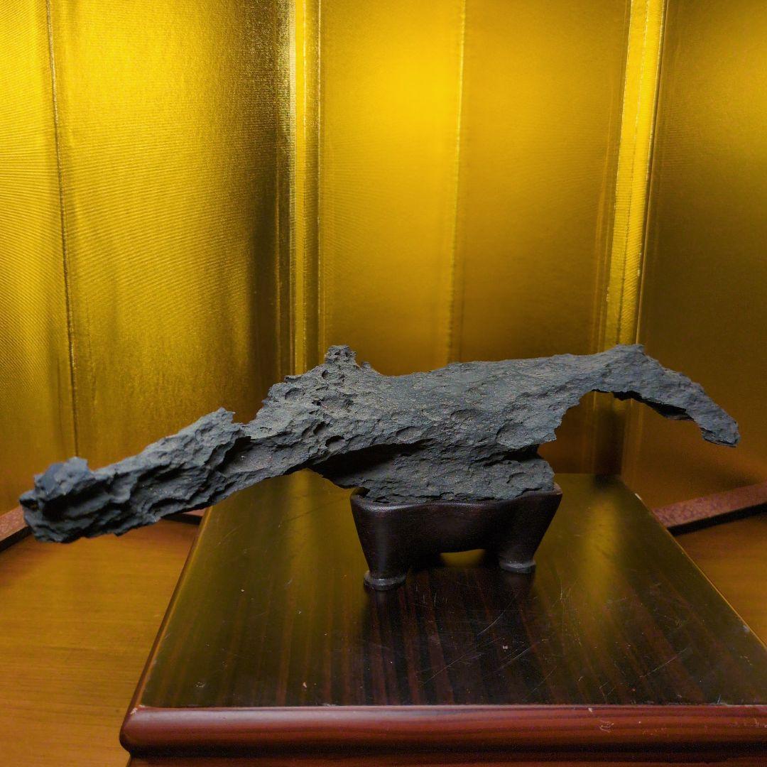 水石 天然石 約840g 原石 鑑賞石 自然石 木製専用台座付き 希少 レア