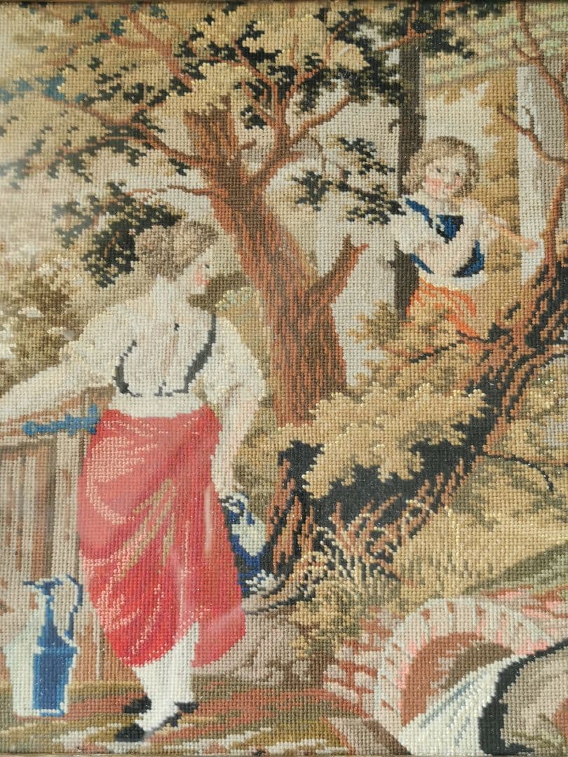 アンティーク 水を汲む女性 ラッパを吹く少年 プチポワン彫刻額装 ガラスフレーム