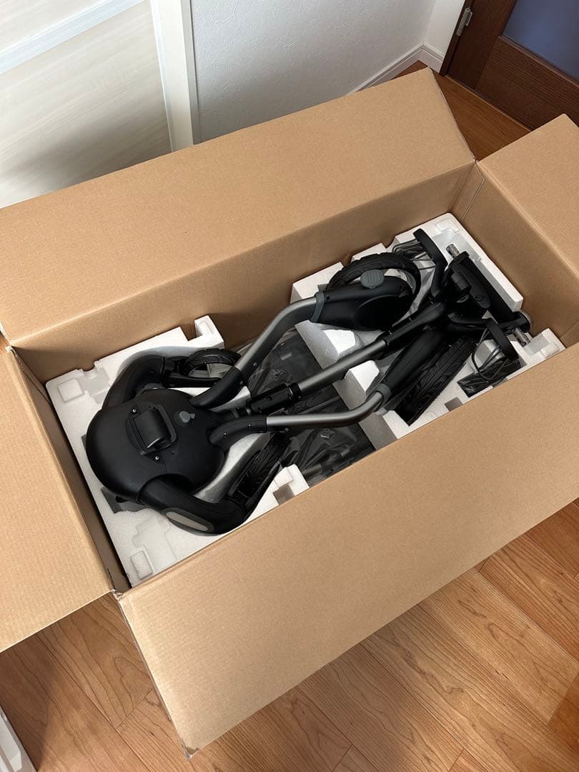 【新品・未使用】4moms 自動開閉　電動開閉　ベビーカー　stroller