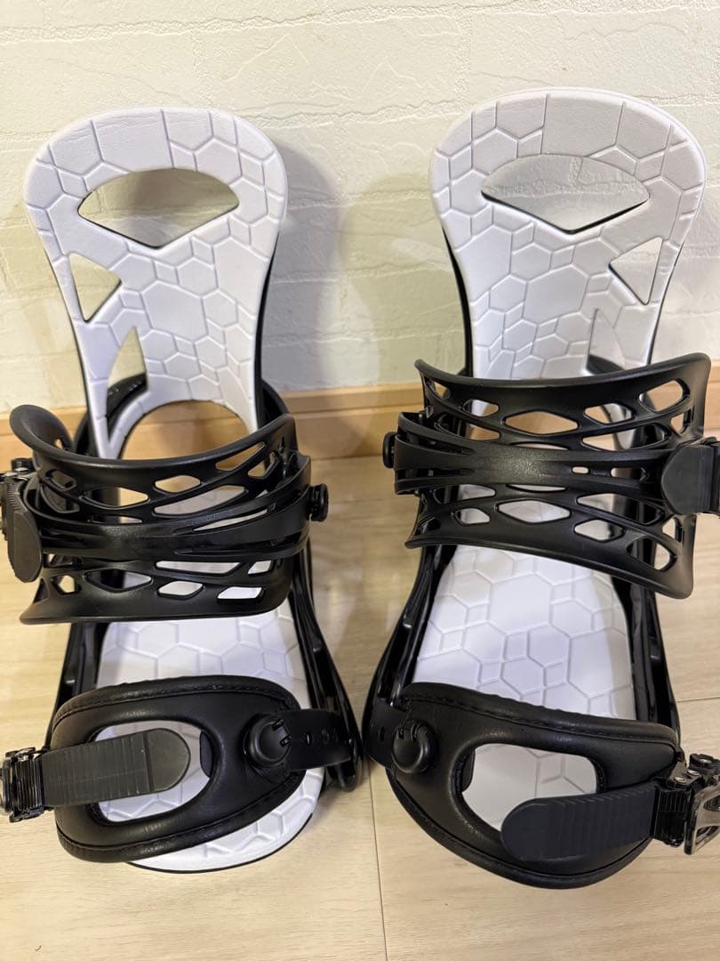 Burton Smalls Lサイズスノーボードビンディング ブラック/ホワイト