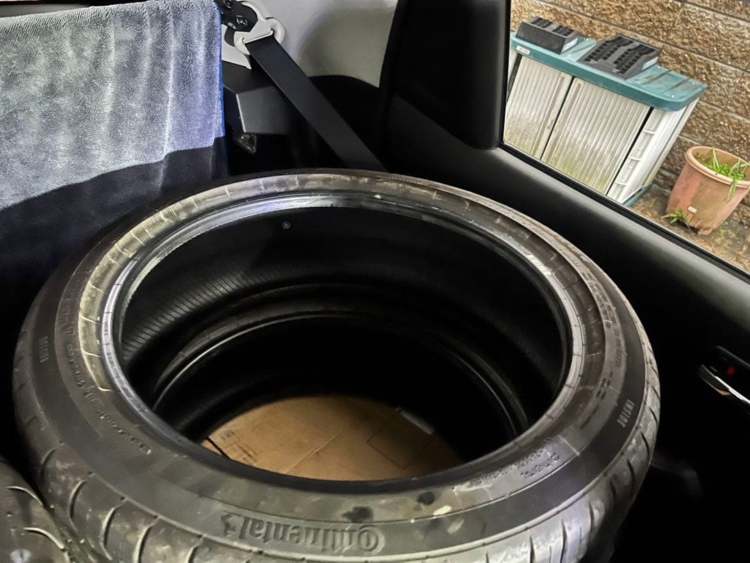 アクア　スイスポ　195/45R17 コンチネンタル夏タイヤ