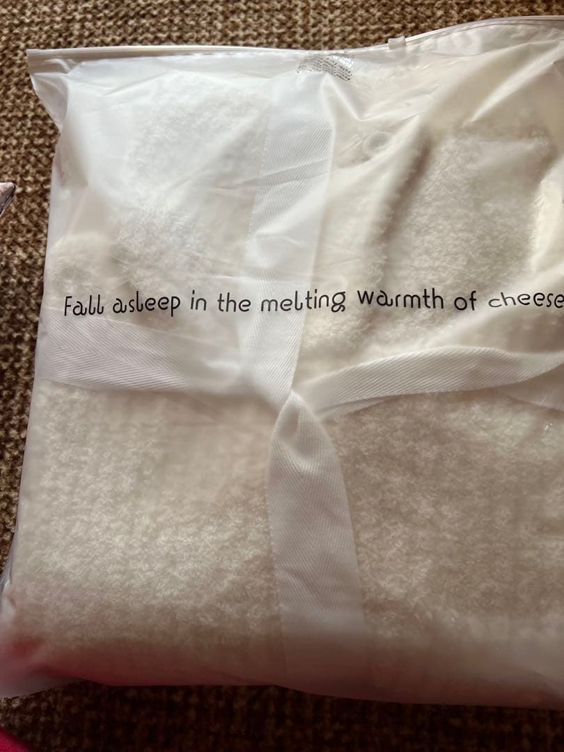 チーズポンチョ 着る毛布 クリーム色(試着のみ商品)