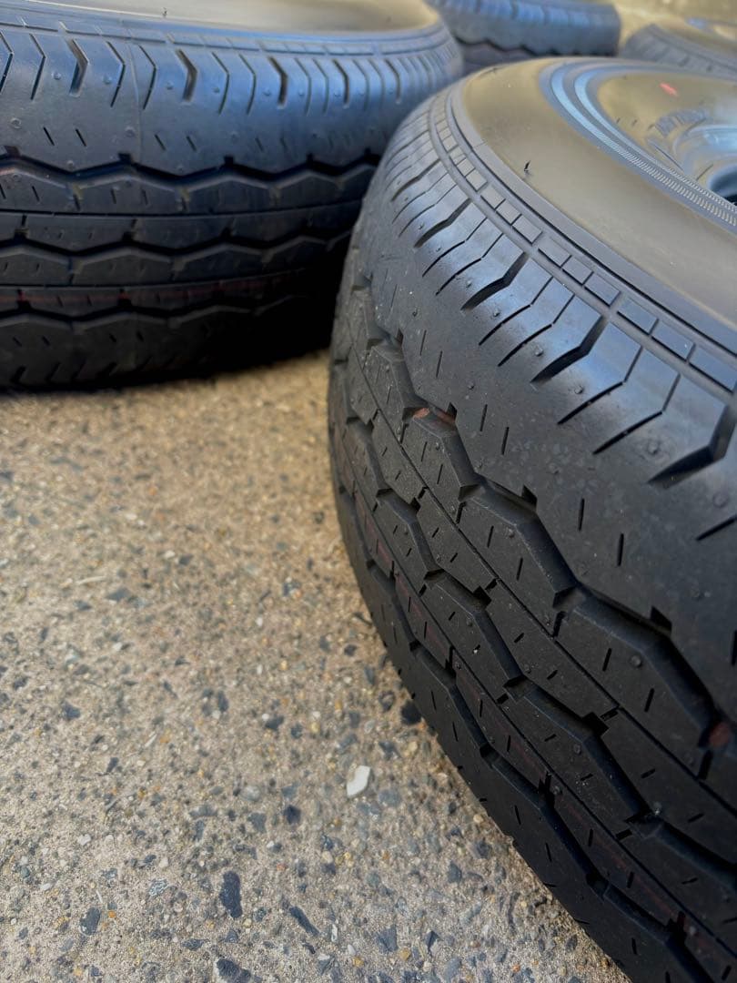 【送料込】ハイエース(200系) 新車外し 純正タイヤ 2025年製ブリヂストン