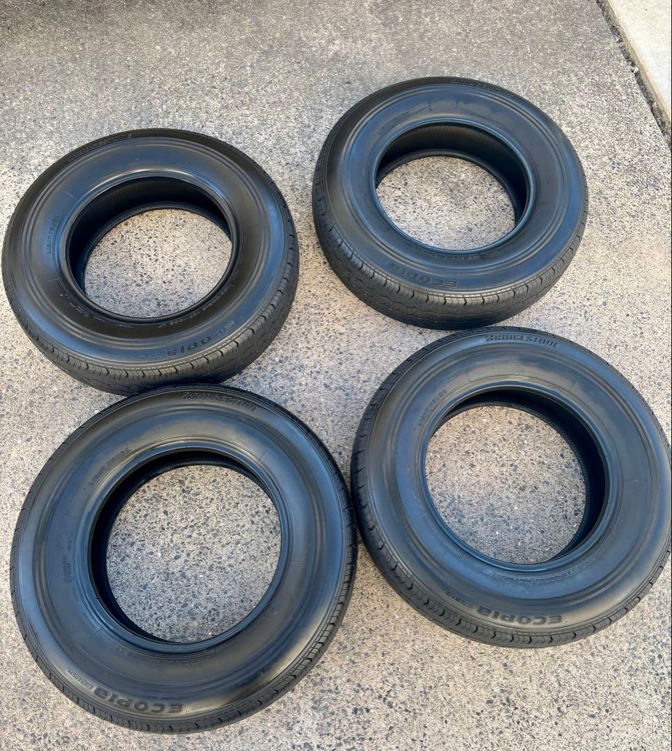 【送料込】ハイエース(200系) 新車外し 純正タイヤ 2025年製ブリヂストン
