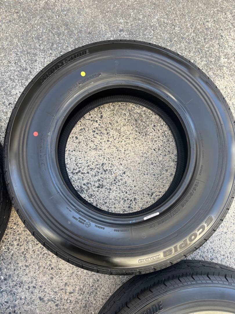 【送料込】ハイエース(200系) 新車外し 純正タイヤ 2025年製ブリヂストン