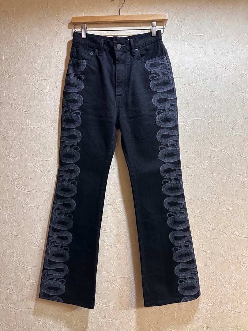 HYSTERICGLAMOUR SNAKE LOOP柄デニムフレアパンツ26㌅