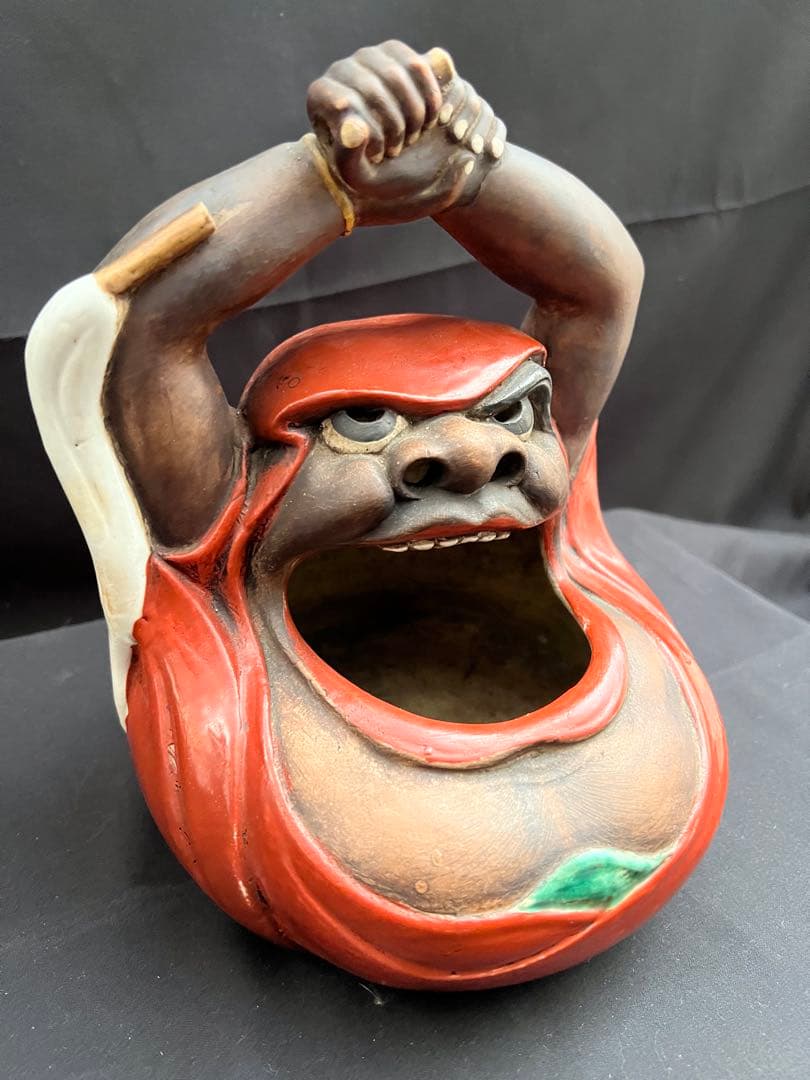 陶器製のダルマの置物　達磨の小物入れ　縁起物　達磨　レトロ