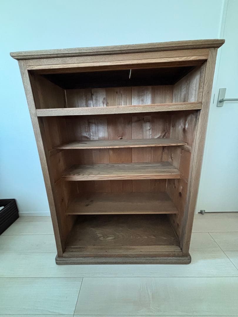 古家具　木製ガラス扉キャビネット 3段棚付き