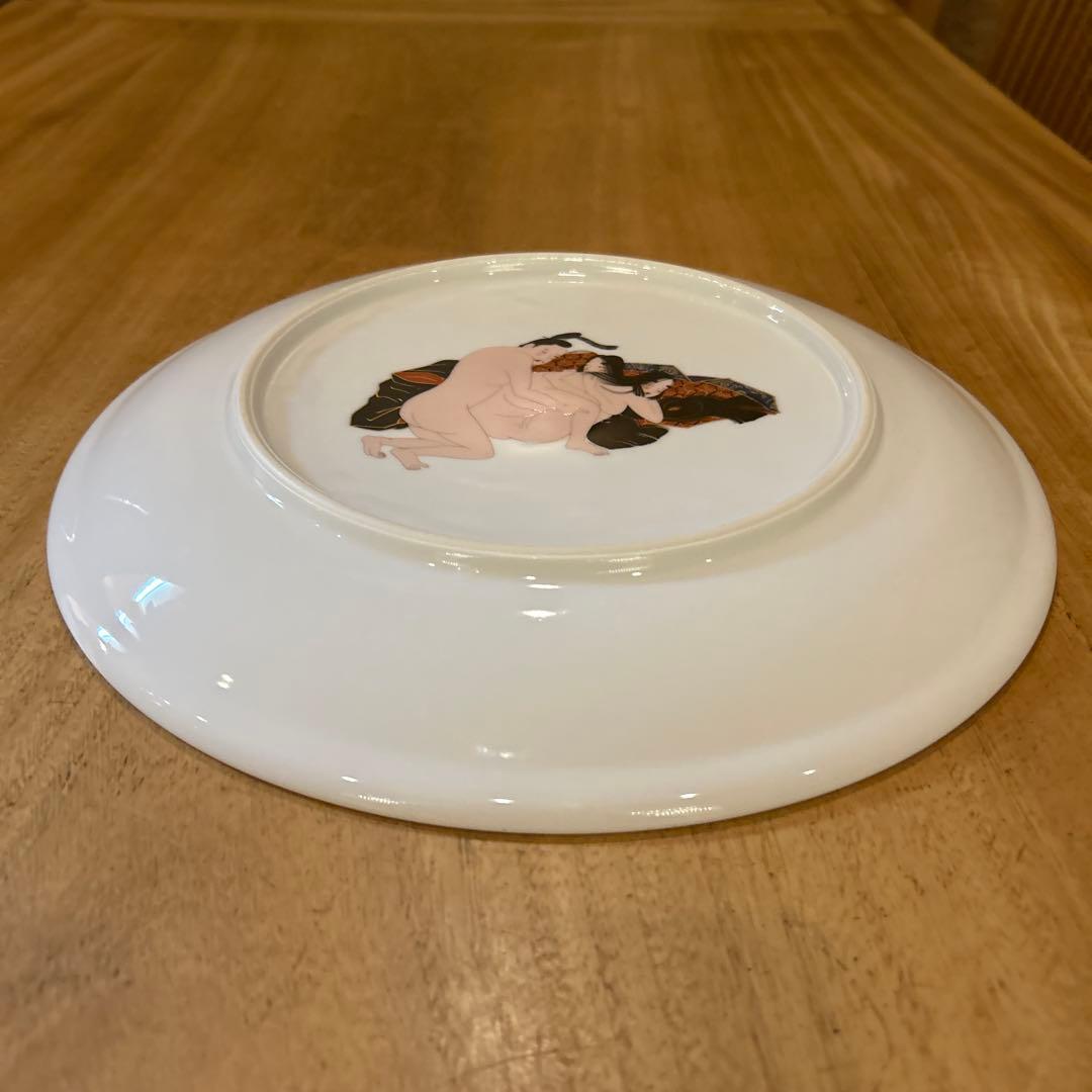 有田焼　古伊万里　裏面春画飾皿　赤絵　大皿