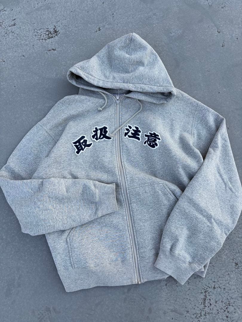 Black eye patch ZIPフーディー　取扱注意