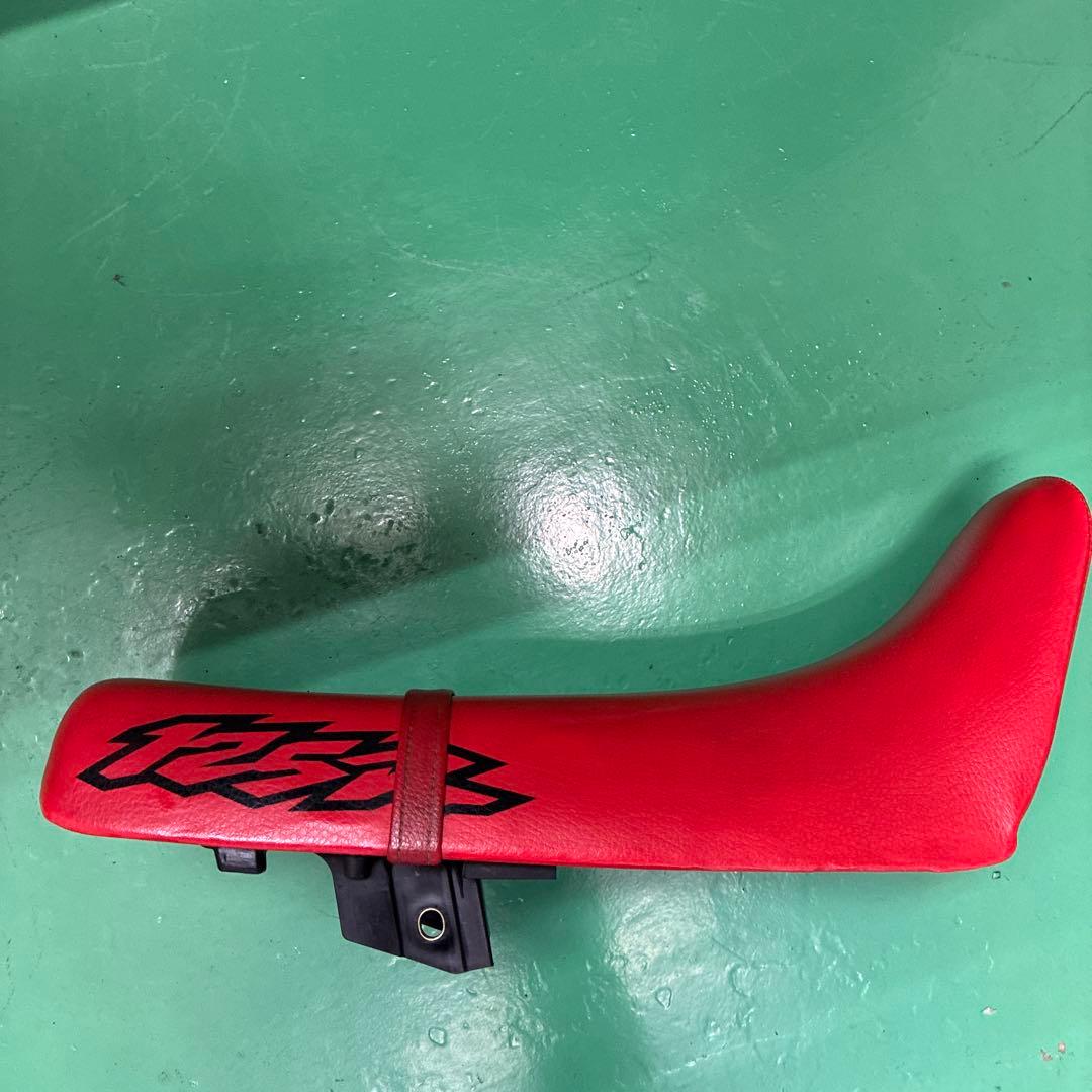 ホンダXLR 125Rシート