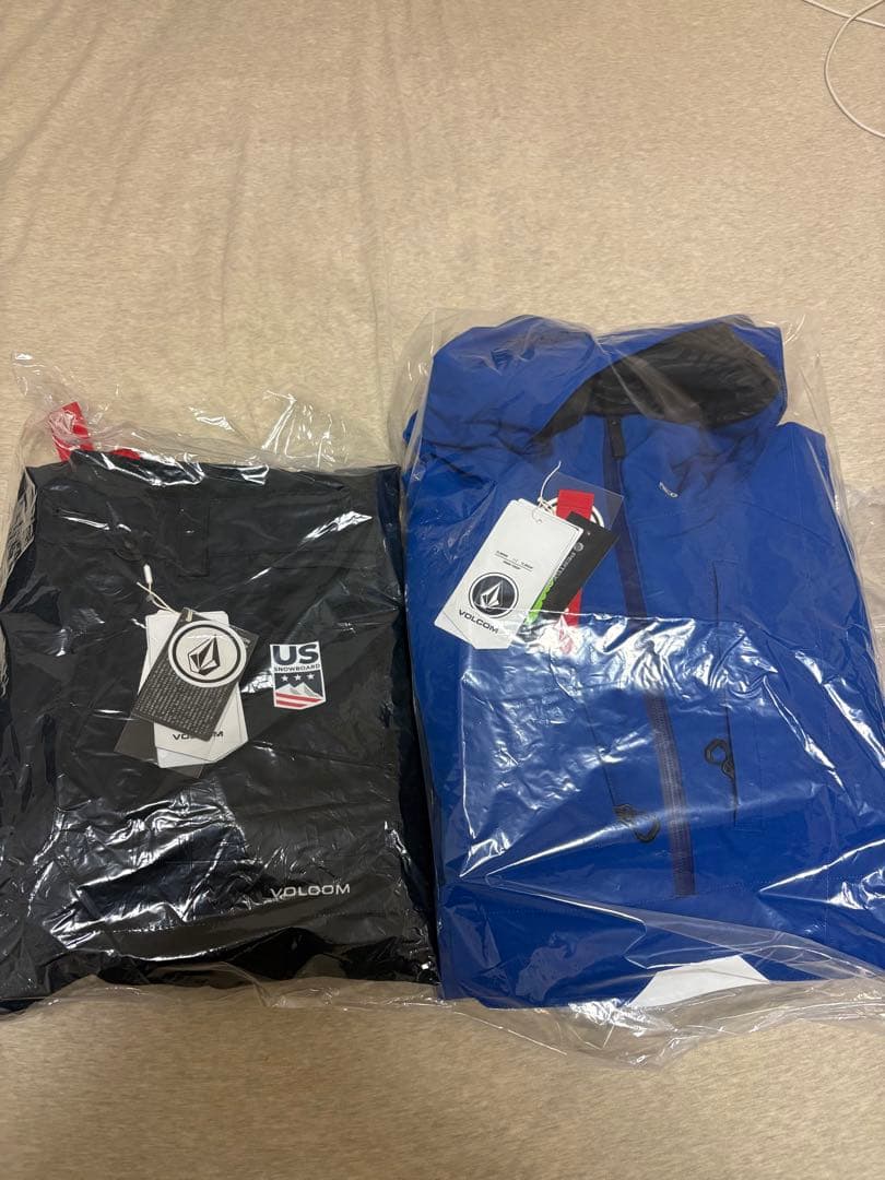 美品　VOLCOM スノーボードウェア 上下セット