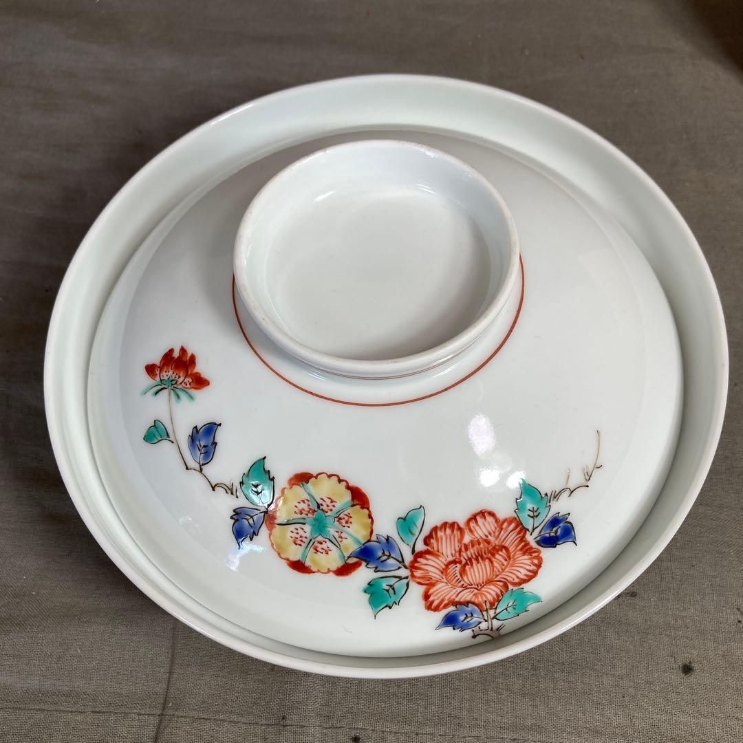 【柿右衛門】赤絵の伝統　人間国宝　十三代酒井田柿右衛門作　錦牡丹文　蓋鉢