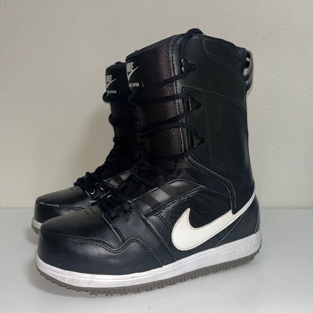 nike ナイキ　スノボーブーツ